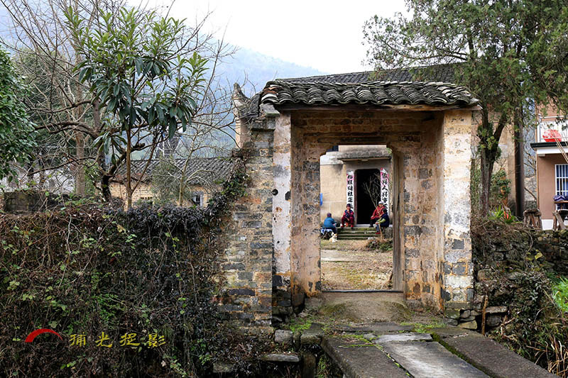 山村人家.jpg