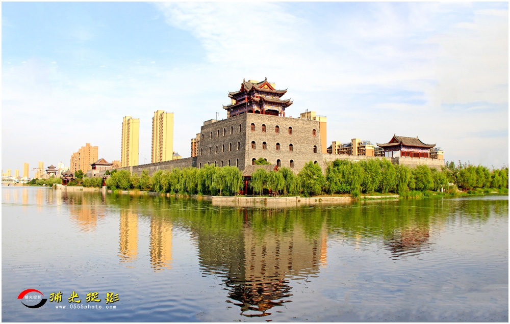 16《古城新貌》龚正理.JPG