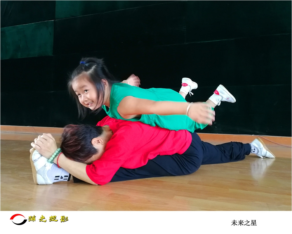 谢德香《未来之星》.jpg