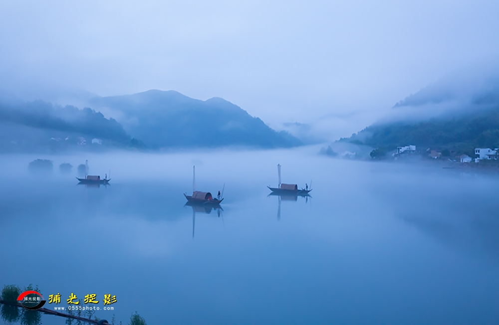 3《薄雾帆影》摄影 骆雅琴.JPG