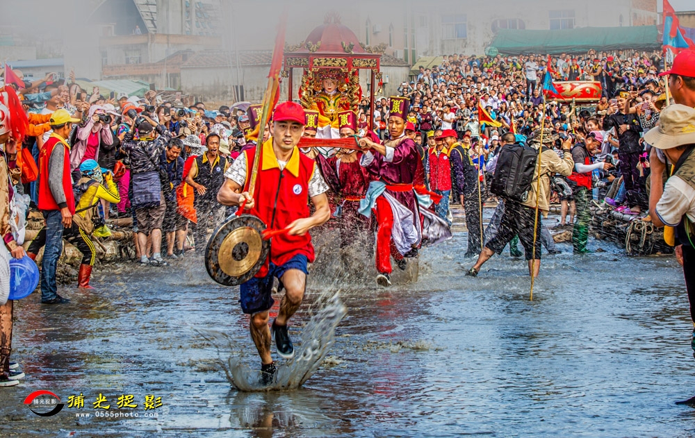 8《妈祖过水》摄影 王荣祥.JPG