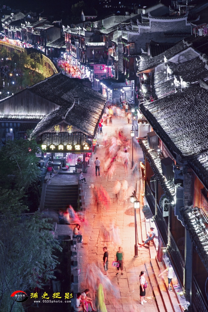 4《凤凰古城夜色》摄影 宋燕.JPG
