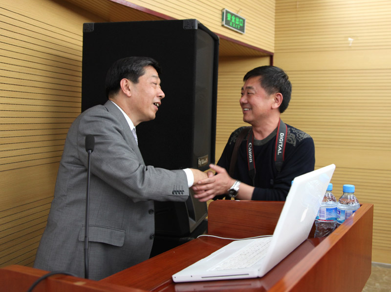 陈仲元老师在回答影友热情的提问